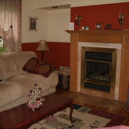 Ici Et Maintenant Bed and Breakfast Magog Buitenkant foto