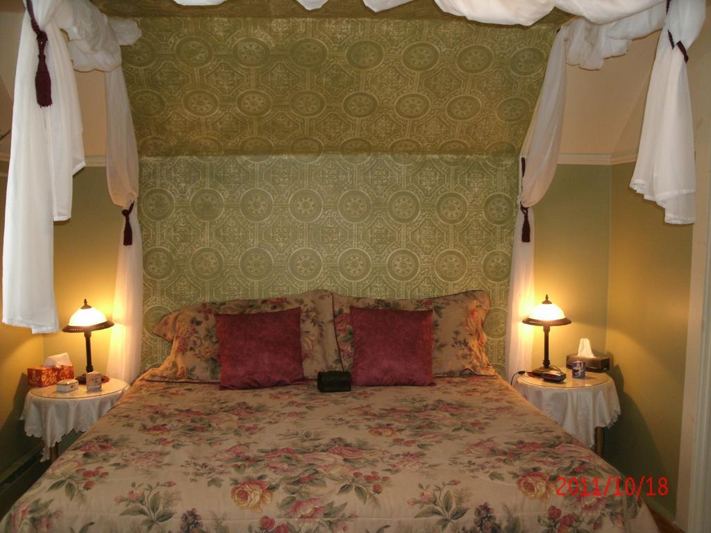 Ici Et Maintenant Bed and Breakfast Magog Kamer foto