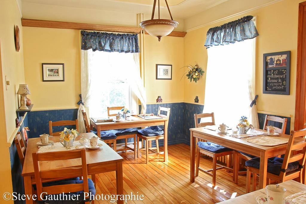 Ici Et Maintenant Bed and Breakfast Magog Buitenkant foto