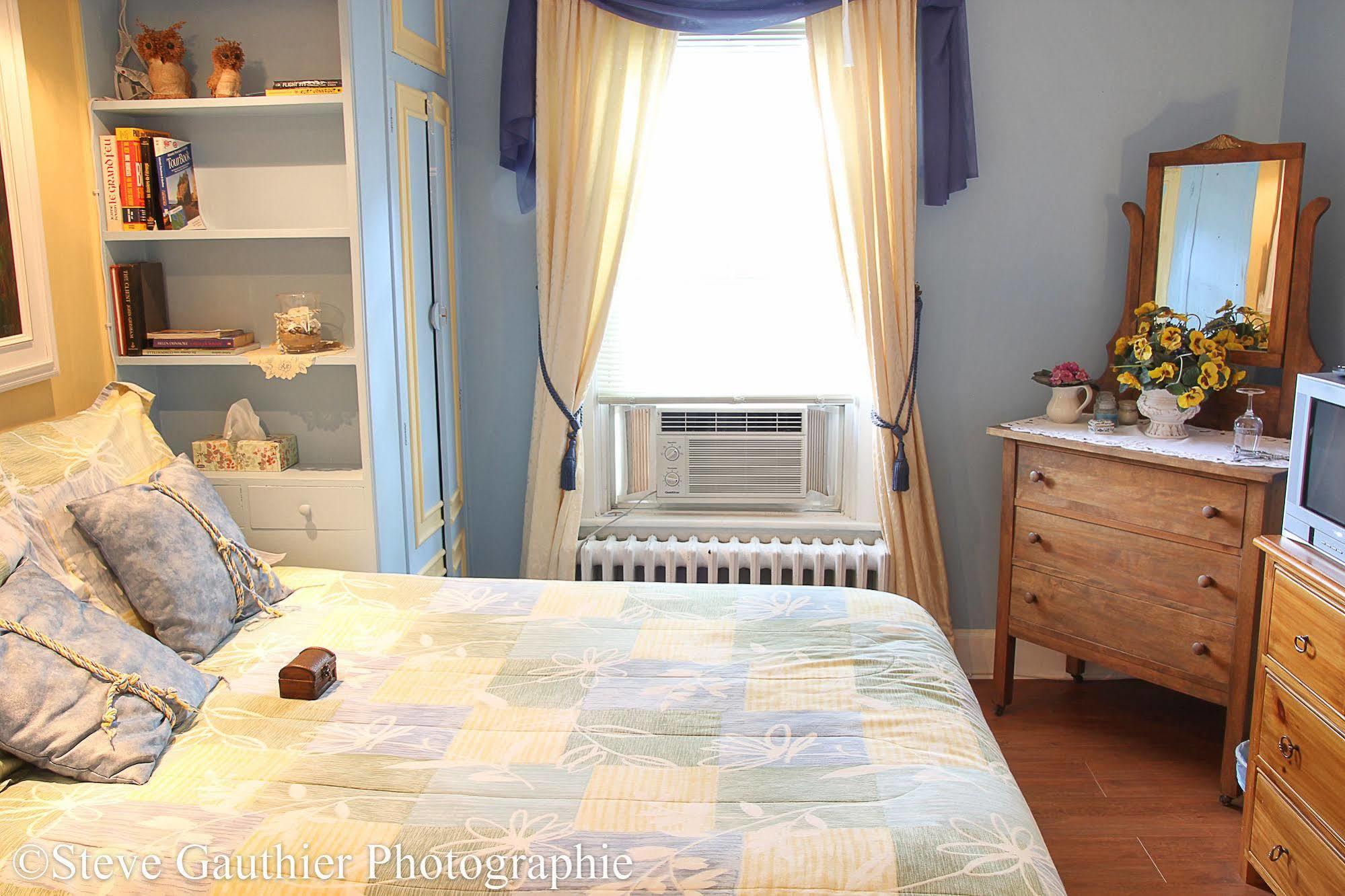 Ici Et Maintenant Bed and Breakfast Magog Buitenkant foto
