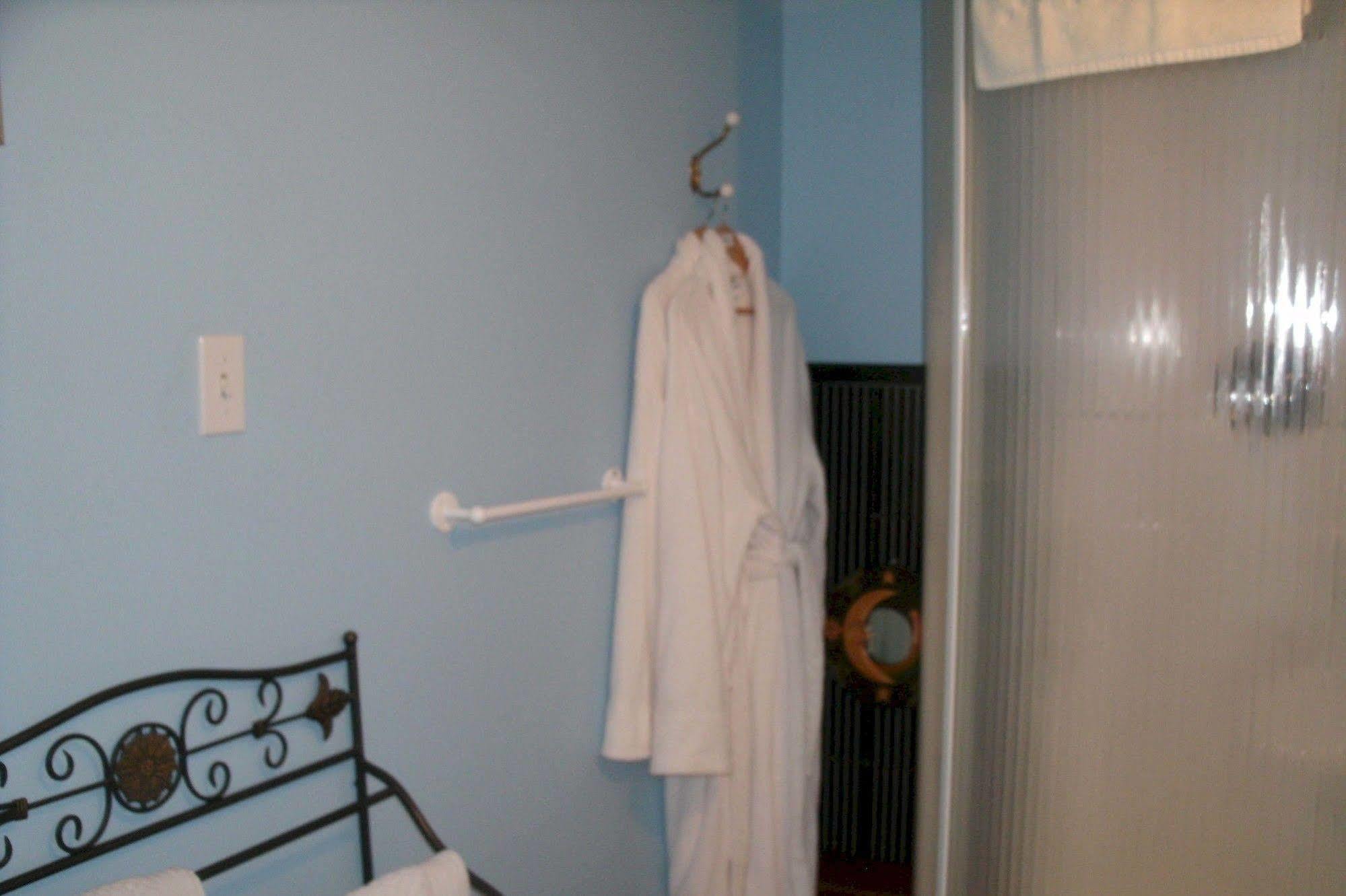 Ici Et Maintenant Bed and Breakfast Magog Buitenkant foto
